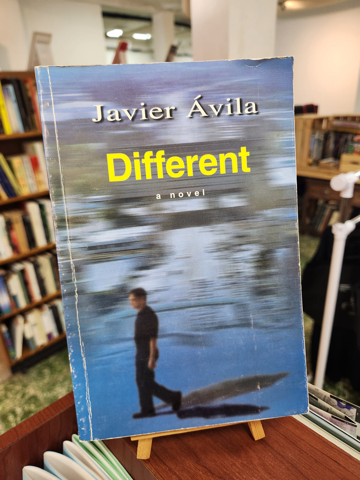 Different - Javier Ávila