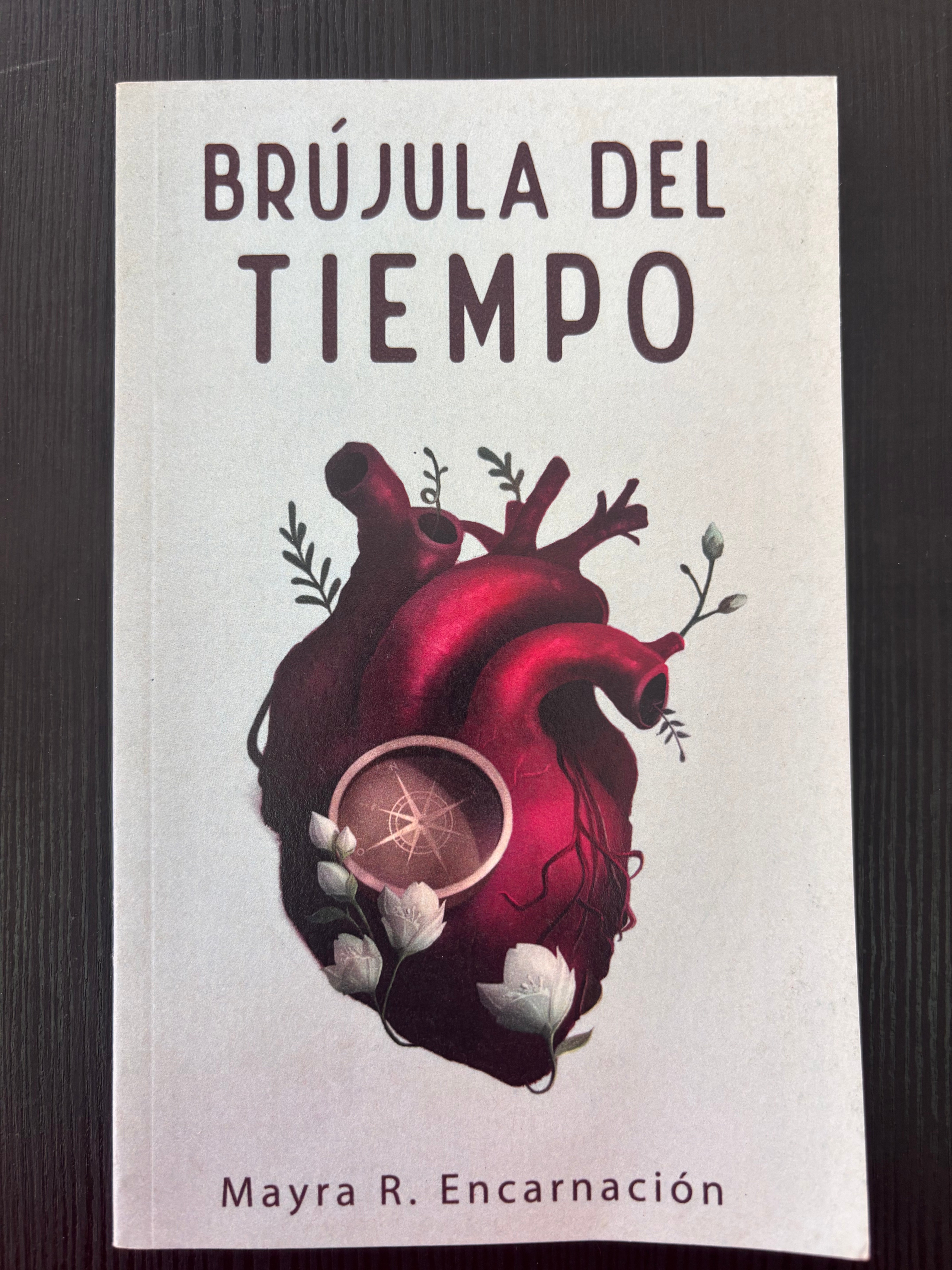 Brújula del tiempo - Mayra R. Encarnación