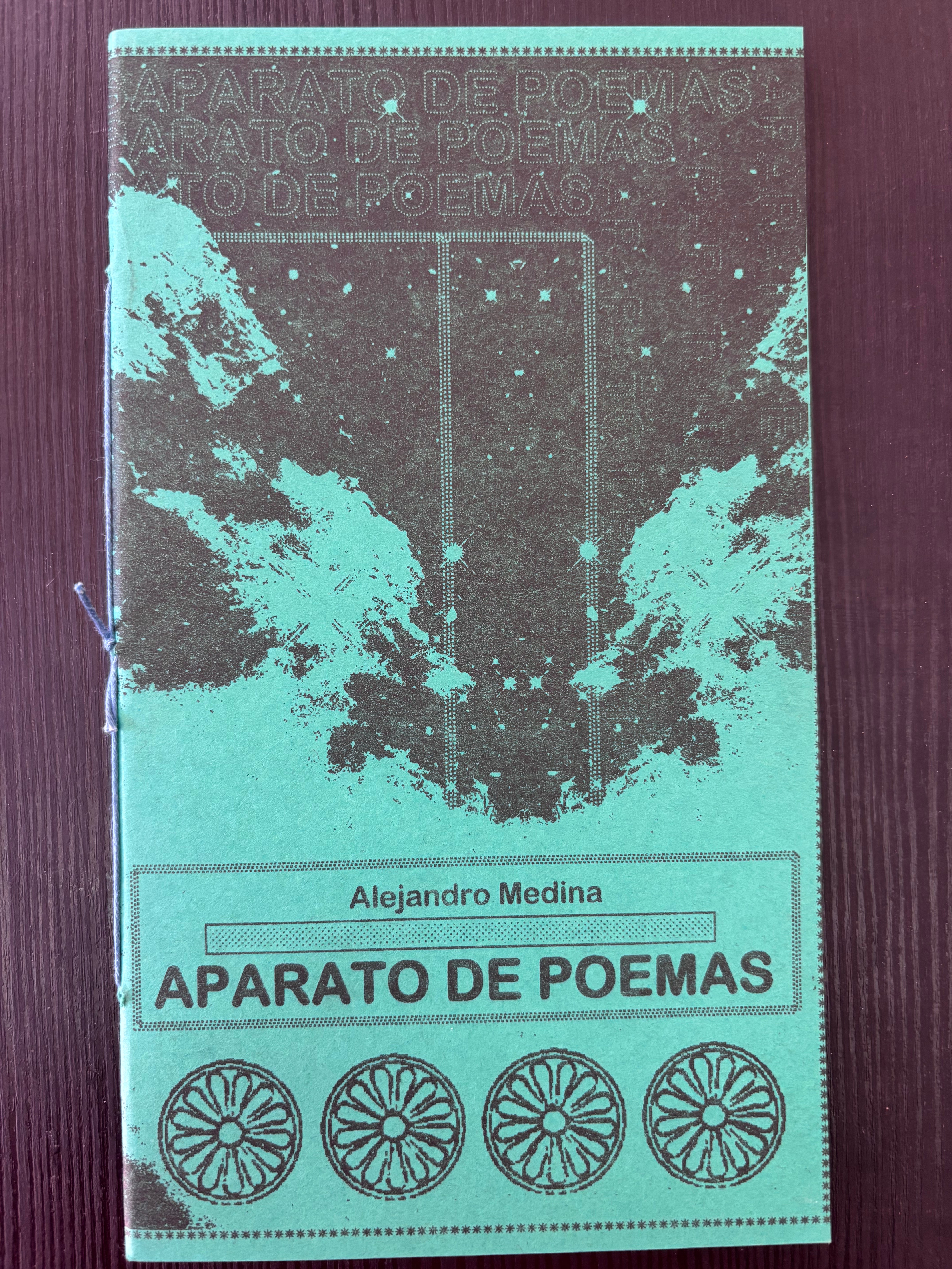 Aparato de poemas - Alejandro Medina