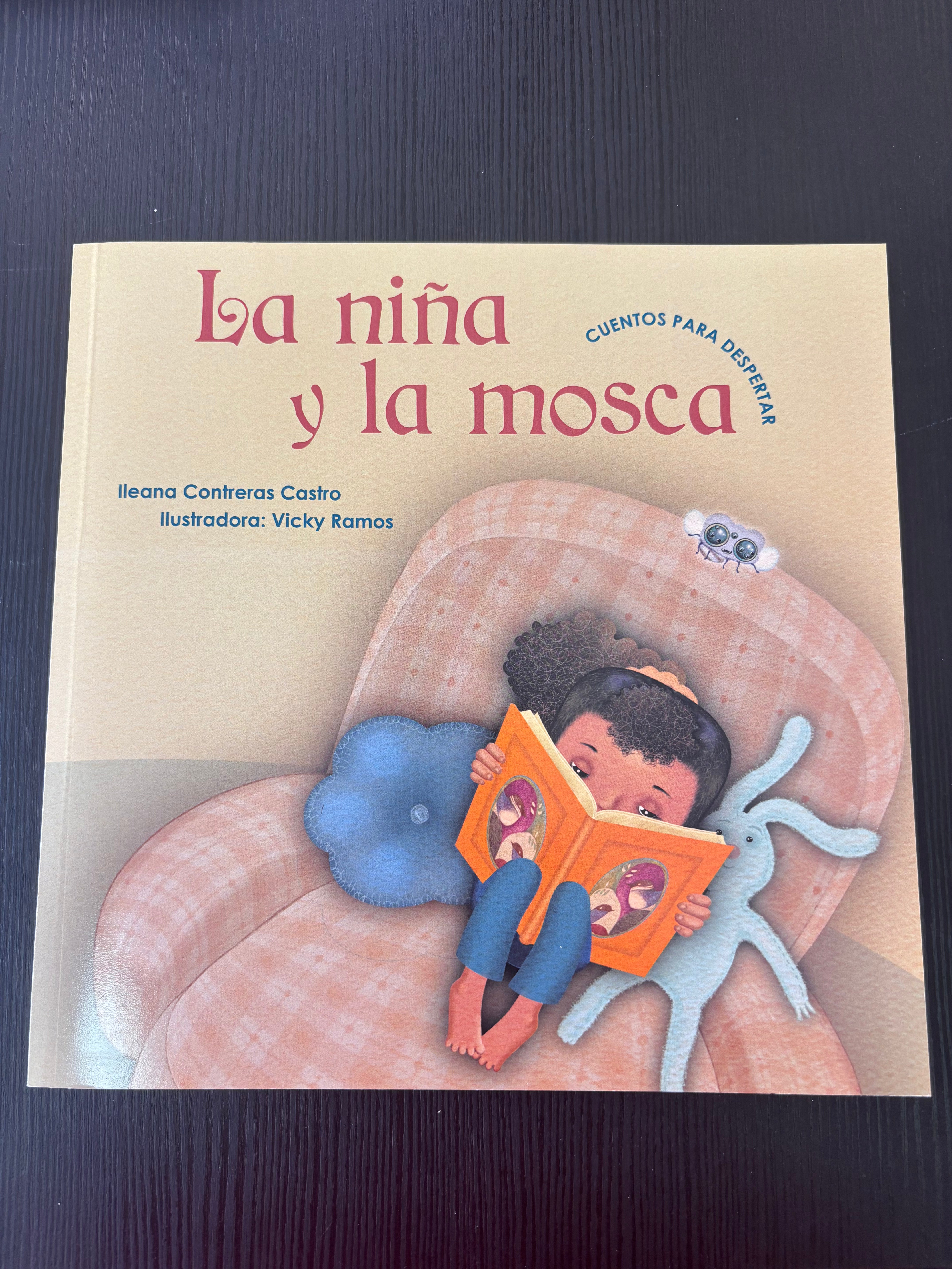 La niña y la mosca - Ileana Contreras Castro