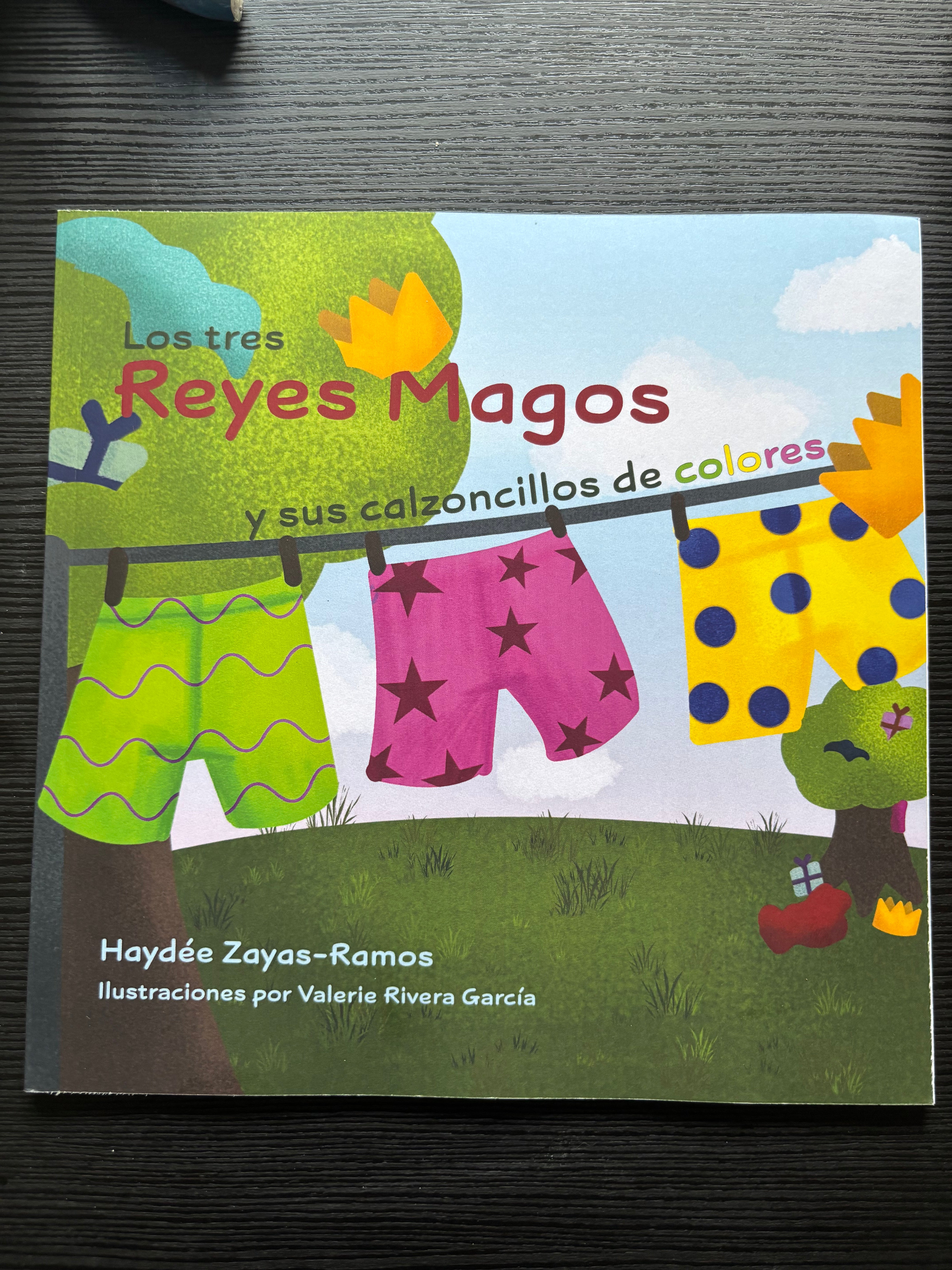 Las tres rayas magas y sus calzoncillos de colores - Haydee Zayas-Ramos