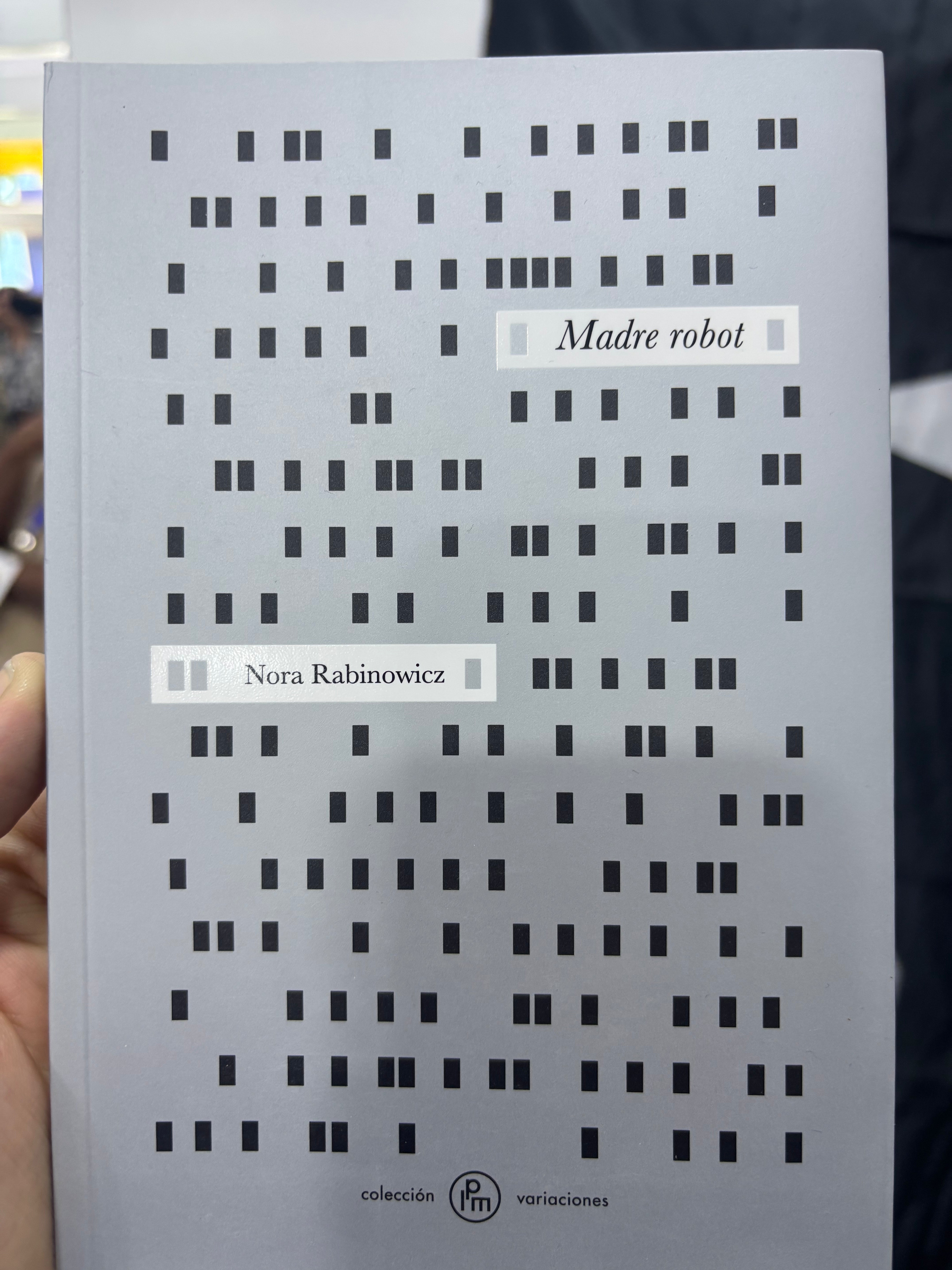 Madre Robot - Nora Rabinowicz