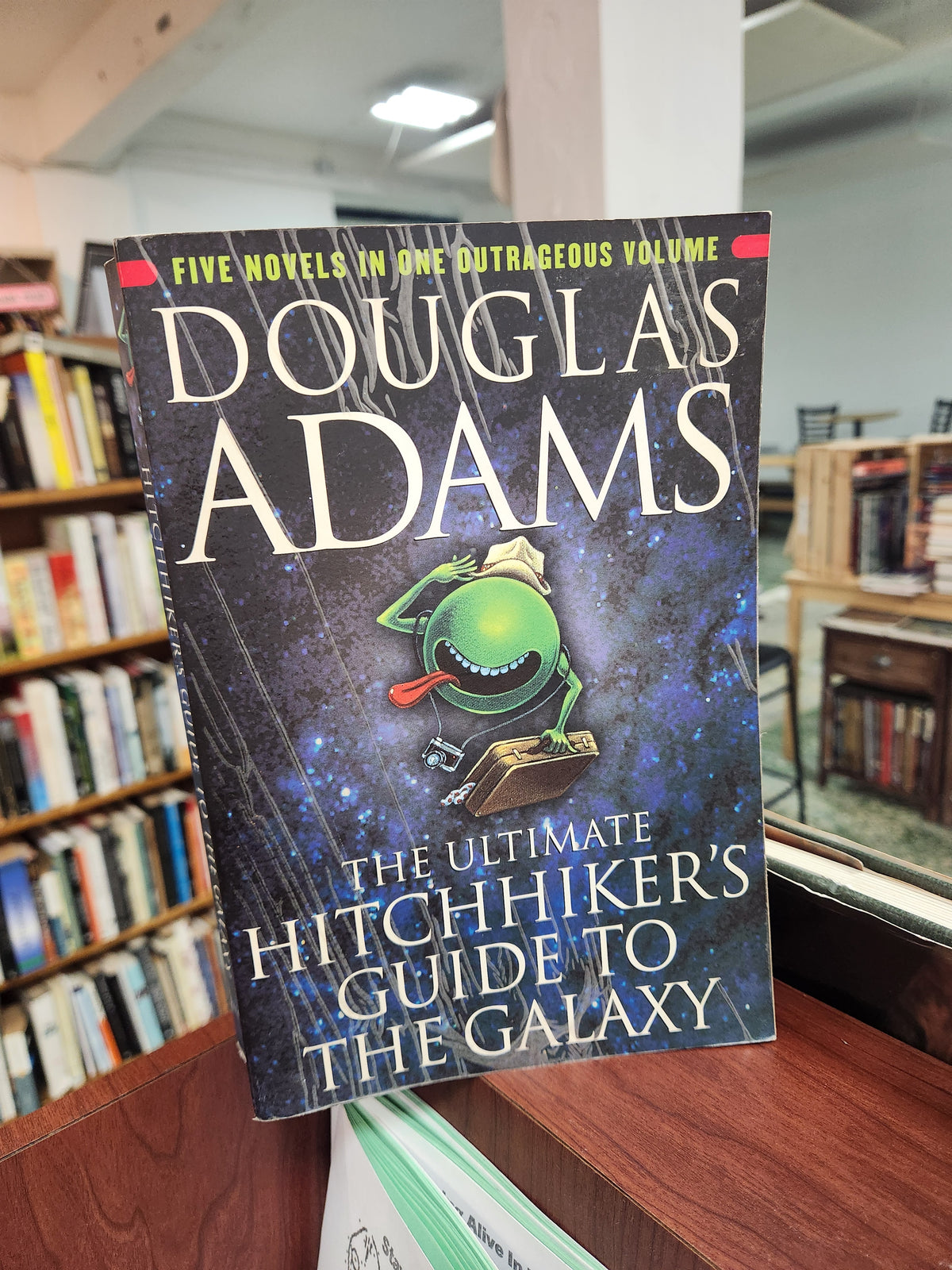 The Últimate Hitchhiker's Guide to the Galaxy - Douglas Adams